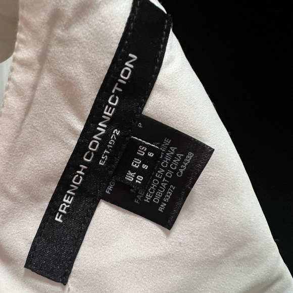 Elegant White Ruffle Sleeve Dress Size 6 NWT - Picture 4 of 6